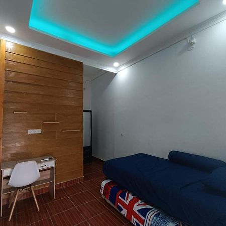 Hotel Oyo Life 92977 Neba Kost Aesthetic à Peladen Extérieur photo
