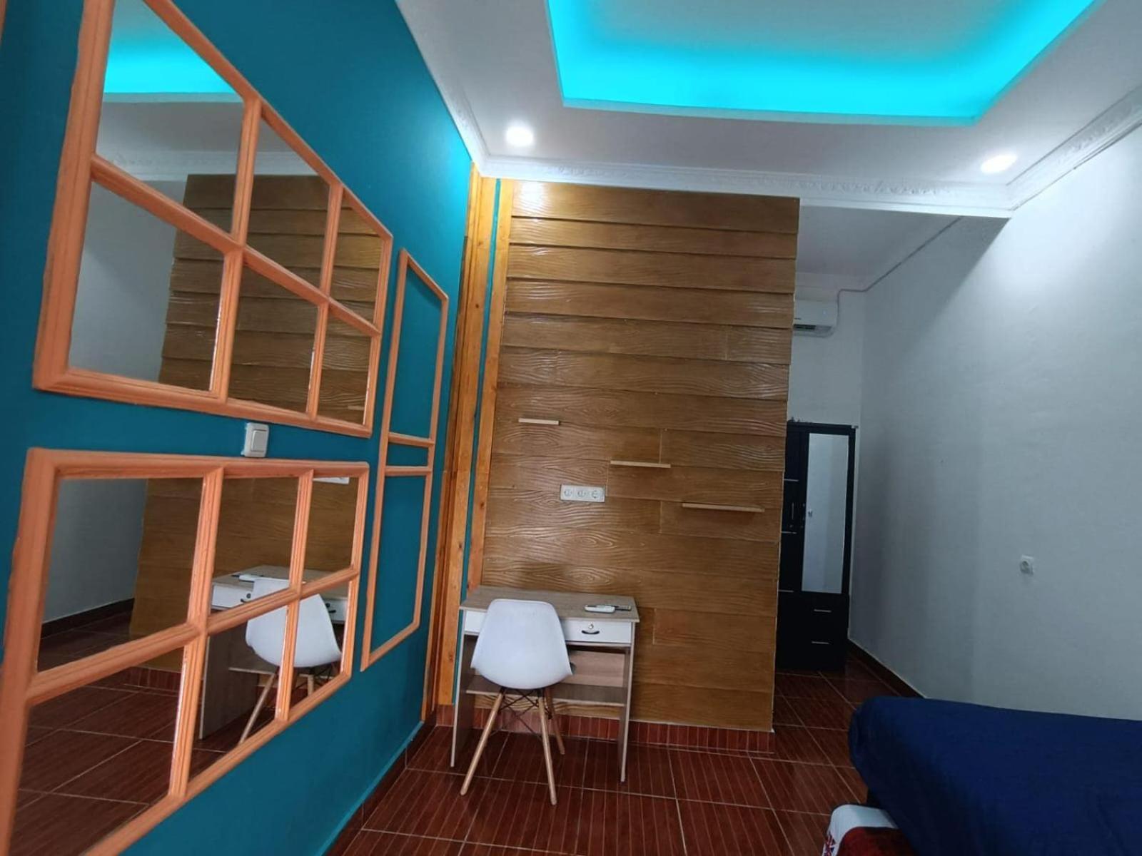 Hotel Oyo Life 92977 Neba Kost Aesthetic à Peladen Extérieur photo