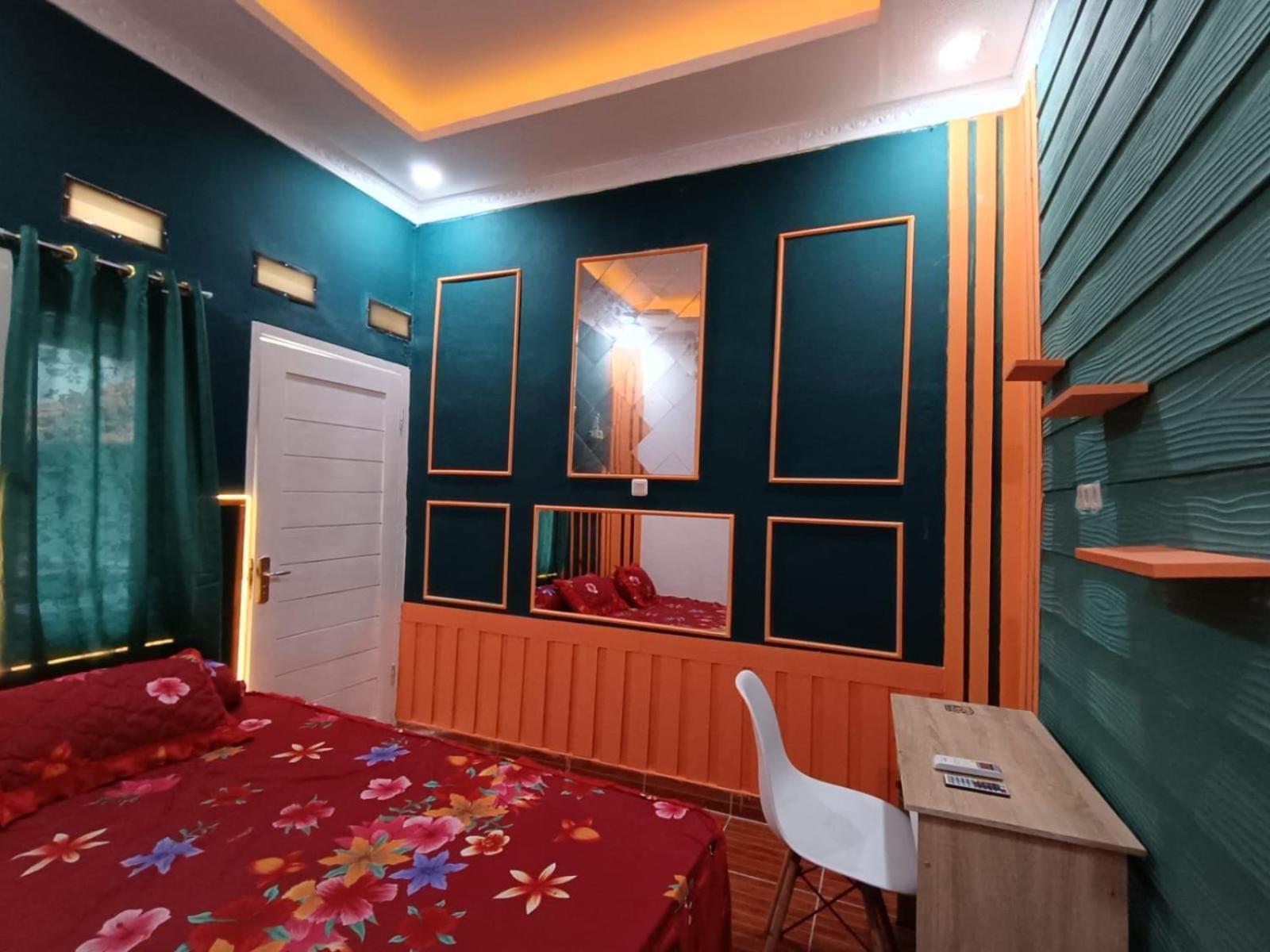 Hotel Oyo Life 92977 Neba Kost Aesthetic à Peladen Extérieur photo
