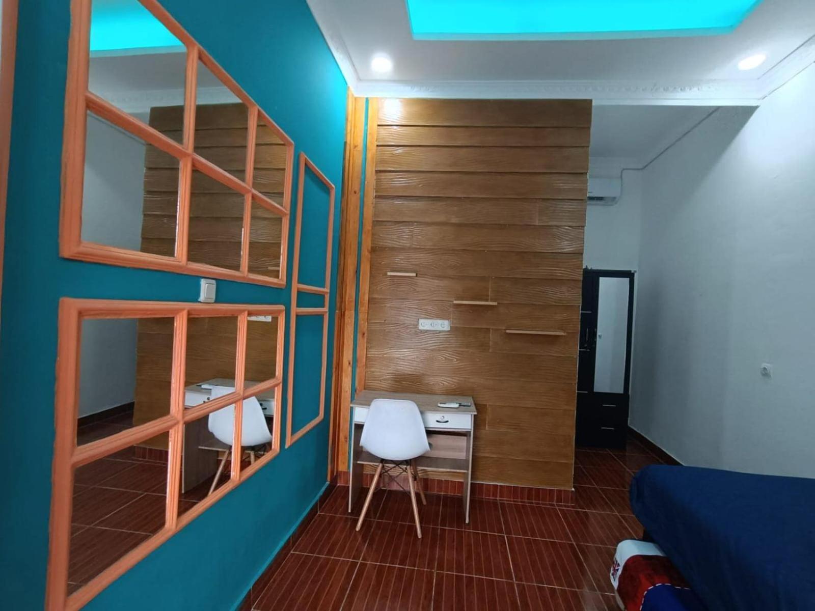 Hotel Oyo Life 92977 Neba Kost Aesthetic à Peladen Extérieur photo