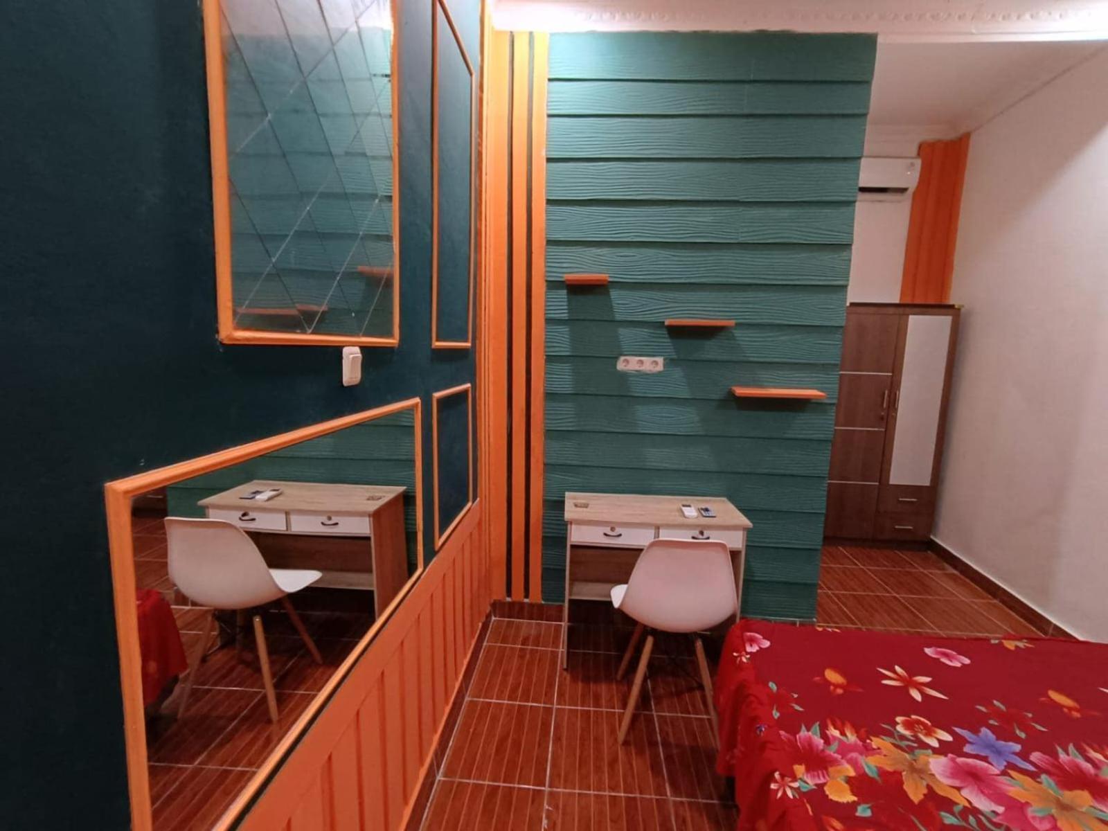 Hotel Oyo Life 92977 Neba Kost Aesthetic à Peladen Extérieur photo
